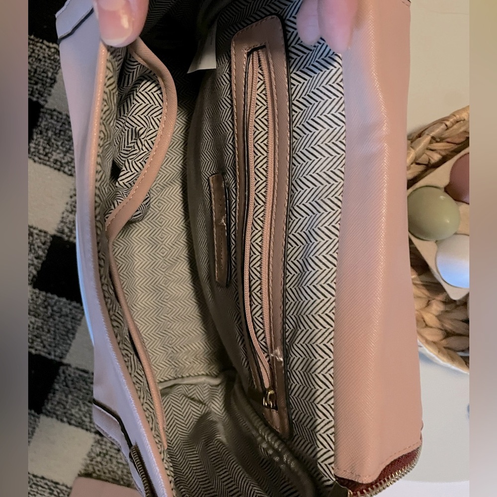 Steve Madden crossbody satchel. Light mauve, pink, and burgundy. - Picture 6 of 6
